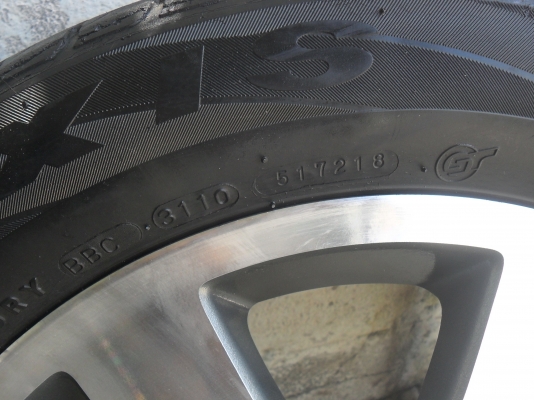 ล้อแม็ก 15นิ้ว 4รู100 พร้อมยาง สวยๆ 4 ล้อ ราคา 4900 บาท