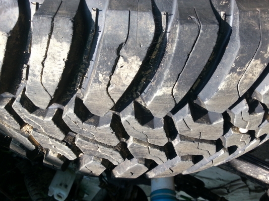 ขายยาง33ขอบ15