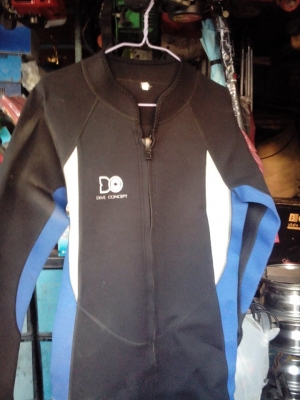 ชุดเล่นกีฬาทางน้ำ XL ครับ ไม่ขาด 1,900 บาท