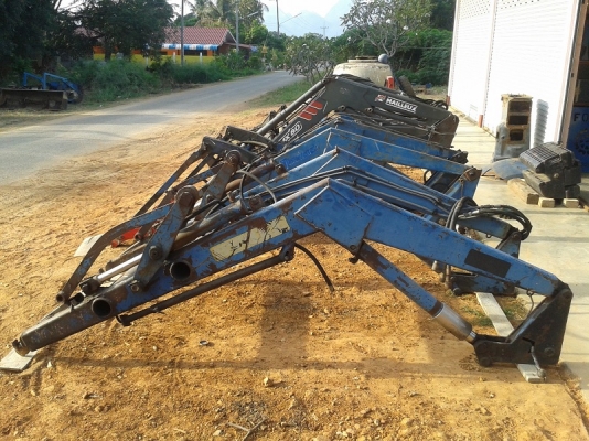 ขายแล้ว ขอบคุณพี่กฤษดา ลพบุรีมากครับ ชุดตักหน้ารถไถฟอร์ด 6600-6610ตรงรุ่น ยี่ห้อSTOLL โครงสวยครบ ขายตามสภาพ ครบเลยชุดนี้พร้อมคอนโทล