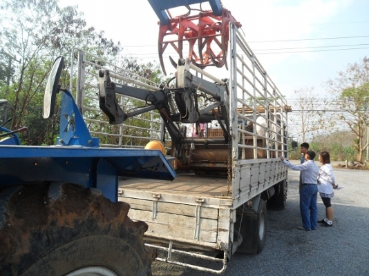 ขายแล้ว ขอบคุณพี่กฤษดา ลพบุรีมากครับ ชุดตักหน้ารถไถฟอร์ด 6600-6610ตรงรุ่น ยี่ห้อSTOLL โครงสวยครบ ขายตามสภาพ ครบเลยชุดนี้พร้อมคอนโทล