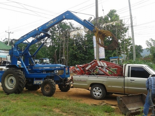 ขายแล้ว ขอบคุณพี่กฤษดา ลพบุรีมากครับ ชุดตักหน้ารถไถฟอร์ด 6600-6610ตรงรุ่น ยี่ห้อSTOLL โครงสวยครบ ขายตามสภาพ ครบเลยชุดนี้พร้อมคอนโทล