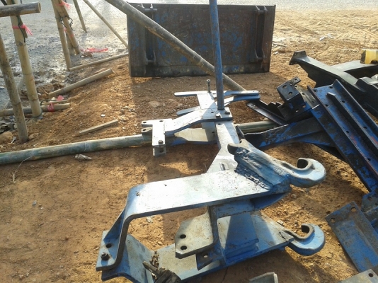 ขายแล้ว ขอบคุณพี่กฤษดา ลพบุรีมากครับ ชุดตักหน้ารถไถฟอร์ด 6600-6610ตรงรุ่น ยี่ห้อSTOLL โครงสวยครบ ขายตามสภาพ ครบเลยชุดนี้พร้อมคอนโทล