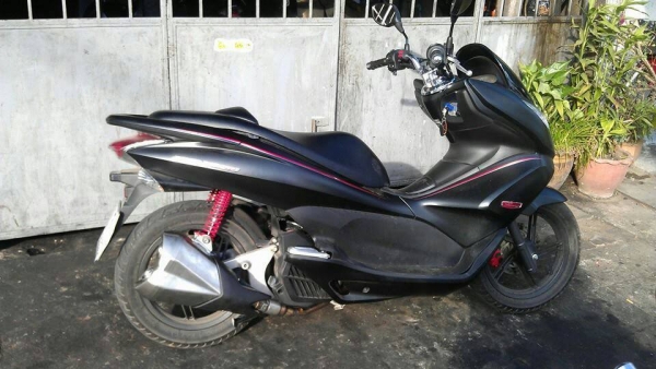 PCX 150 ปี 2013 หลุดจำนำ สวยกริ๊บๆ อดใจรออีก 3 วัน ได้ยลโฉมเจ้ายักษ์แน่นอน สนใจเพิ่มเติม อินบ็อกสอบถามได้ค่ะ