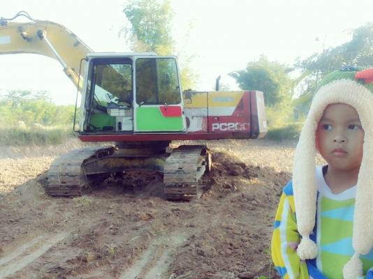 ขายโคมัสสุ pc200-5 แปดแสนสาม ครับ