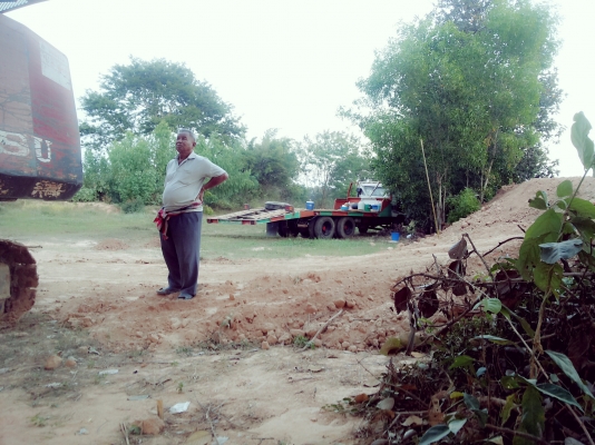 ขายโคมัสสุ pc200-5 แปดแสนสาม ครับ