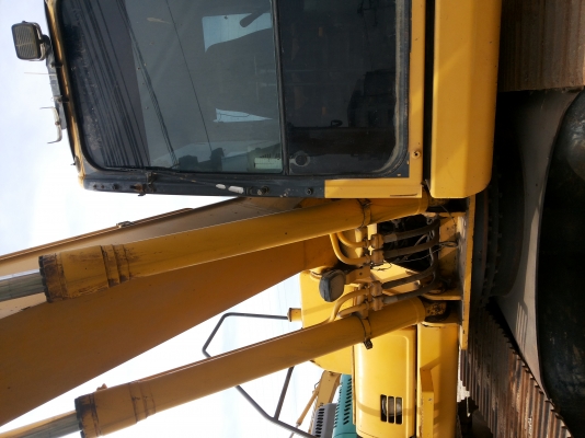 ขายรถแม็คโคร KOMATSU 200-8 ตามสภาพ