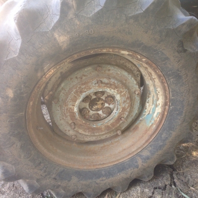 ขาย รถไถ ford รุ่น รวงข้าว 65  ใช้งานได้ ผานหน้าไม่มี ราคา 45,000 บ. 0855155980