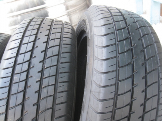 ขายยาง dunlop sp sport 2030 185/60r15 ยางผลิตสัปดาห์ที่ 23 ปี2013  vios, yaris, city, jazz ใส่ได้ครับ สนใจติดต่อเล็กคลองสามครับ 081-3747940