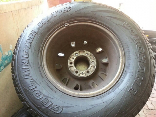 ขายล้อแท้ 6 รู Isuzu Trooper USA พร้อมยาง YOKOHAMA ขายล้อแท้ 6 รู Isuzu Trooper USA พร้อมยาง YOKOHAMA