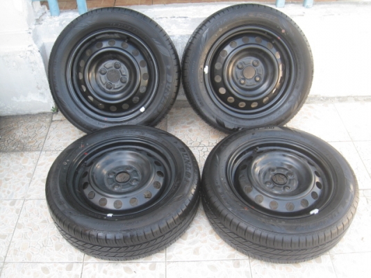 ขายยางป้ายแดง dunlop enasave ec300 185/60r15 ยางผลิตสัปดาห์ที่ 31 ปี2014 ตุ่มที่หน้ายางมีทุกเส้นครับ vios ,yaris , city, jazz ใส่ได้ครับ  สนใจติดต่อเล็กคลองสามครับ 081-3747940