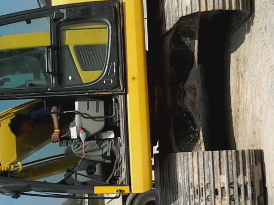 ขายด่วนครับ แม็คโค KOMATSU 200 รุ่น 8 ใช้งานมา 3150 ชั่วโมง รถสวยครับ พร้อมใช้งาน ครับ เจ้านาย