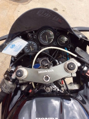 ธารนนทบุรี//ขาย HONDA CBR400 ปี89 เฟรมแต่งตัว1,000 สภาพสวยๆ ระบบเครื่องสมบูรณ์ ระบบไฟสมบูรณ์ออกทุกจุด ราคา 79,000 บาท ทะเบียนแท้