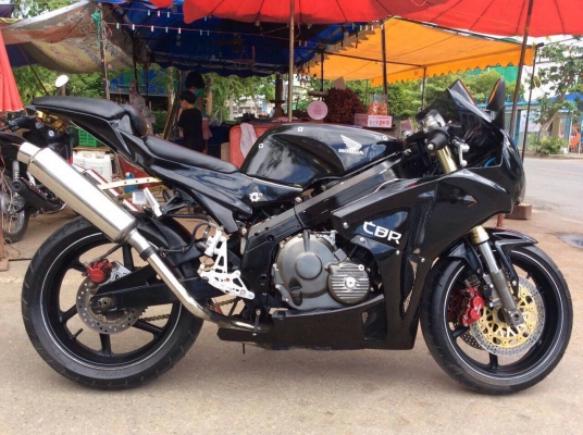 ธารนนทบุรี//ขาย HONDA CBR400 ปี89 เฟรมแต่งตัว1,000 สภาพสวยๆ ระบบเครื่องสมบูรณ์ ระบบไฟสมบูรณ์ออกทุกจุด ราคา 79,000 บาท ทะเบียนแท้