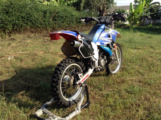 ธารนนทบุรี//ขายmoto cross yamaha dt200 แรงๆมันๆ อัตตราเร่งดี ท๊อกมาตามมือ ระบบไฟสมบูรณ์ทุกจุด ราคา 29,000 บาท อินวอยท์แท้