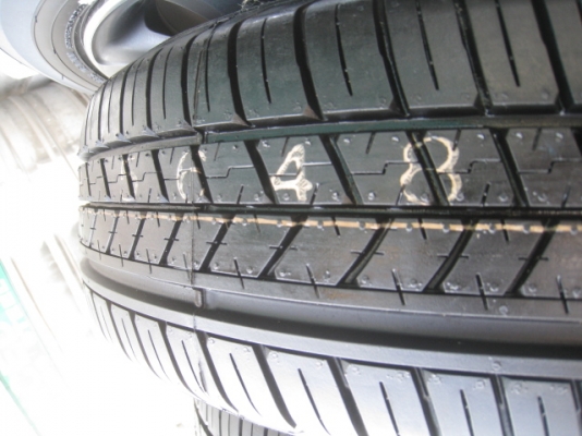ขายล้อแม็กมือสอง honda city 15"x6" et53 4รู100 สีเทาหน้าเงา พร้อมยาง Dunlop sp31 175/60r15 ยางปี13 ตุ่มที่หน้ายางมีทุกเส้นครับ  สนใจติดต่อเล็กคลองสามครับ 081-3747940