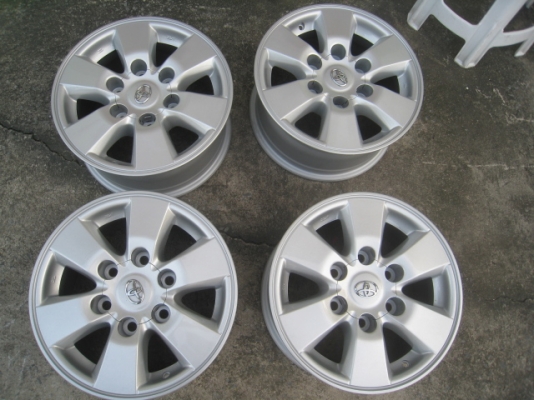 ขายล้อแม็กมือสอง vigo 15"x7" et30 6รู139.7 สีบรอนเงิน ล้อทำสีมาใหม่ครับ  สนใจติดต่อเล็กคลองสามครับ 081-3747940