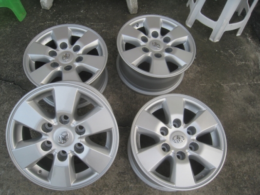 ขายล้อแม็กมือสอง vigo 15"x7" et30 6รู139.7 สีบรอนเงิน ล้อทำสีมาใหม่ครับ  สนใจติดต่อเล็กคลองสามครับ 081-3747940