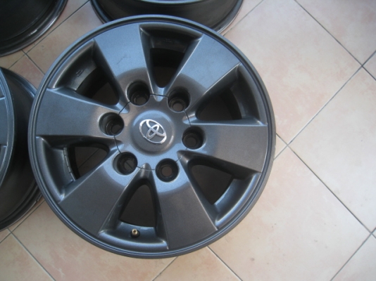 ขายล้อแม็กมือสอง Vigo 15"x7" et30 6รู139.7 ล้อทำสีเทากันมาใหม่ครับ  สนใจติดต่อเล็กคลองสามครับ 081-3747940