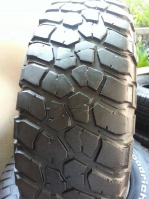 ขายยาง BF MUD km2 265 75 16 มี 3 เส้น ขายยาง BF MUD km2 265 75 16 มี 3 เส้น