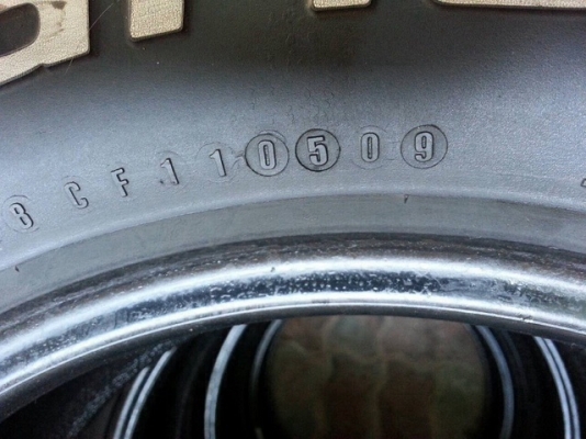 ขายยาง BF MUD km2 265 75 16 มี 3 เส้น ขายยาง BF MUD km2 265 75 16 มี 3 เส้น