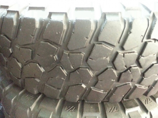 ขายยาง BF MUD km2 265 75 16 มี 3 เส้น ขายยาง BF MUD km2 265 75 16 มี 3 เส้น