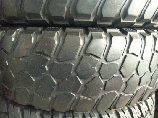 ขายยาง BF MUD km2 265 75 16 มี 3 เส้น ขายยาง BF MUD km2 265 75 16 มี 3 เส้น