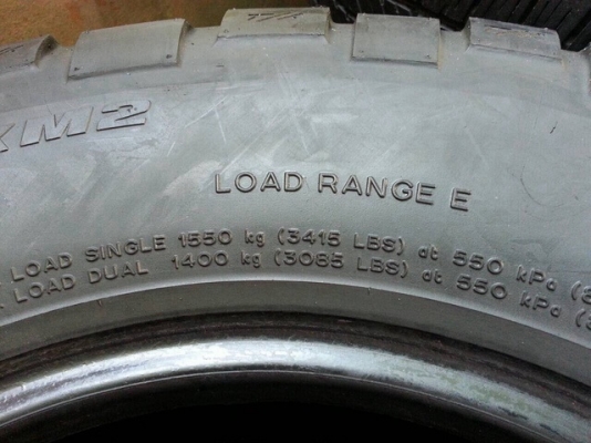 ขายยาง BF MUD km2 265 75 16 มี 3 เส้น ขายยาง BF MUD km2 265 75 16 มี 3 เส้น