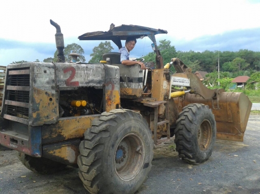 ขายรถตักkomatsu 510 รุ่นกรองคู่ สภาพพร้อมใช้งาน ขาย420000 ขายรถตักkomatsu 510 รุ่นกรองคู่ สภาพพร้อมใช้งาน ขาย420000