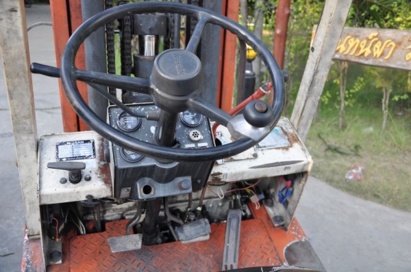 ขายFORKLIFT NISSAN SD25 2ตัน(เสา5เมตร)ทรูฟี่ ดีเซล สภาพสวยเดิมจากญี่ปุ่นยังไม่เคยใช้ในไทย155,000เท่านั้น!!
