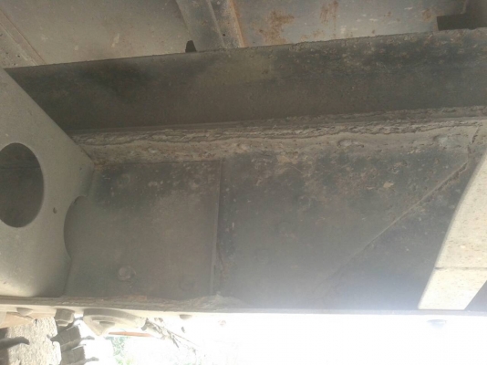 รถบรรทุก 6 ล้อ ยี่ห้อ HINO FF พื้นเรียบ