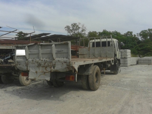 รถบรรทุก 6 ล้อ ยี่ห้อ HINO FF พื้นเรียบ