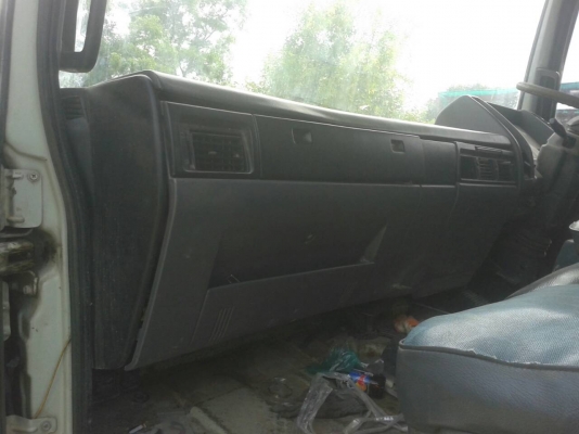 รถบรรทุก 6 ล้อ ยี่ห้อ HINO FF พื้นเรียบ