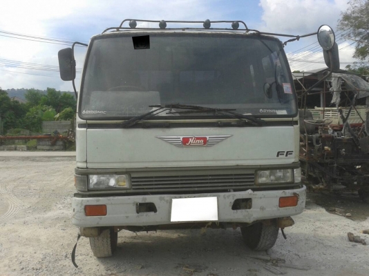 รถบรรทุก 6 ล้อ ยี่ห้อ HINO FF พื้นเรียบ