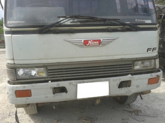 รถบรรทุก 6 ล้อ ยี่ห้อ HINO FF พื้นเรียบ