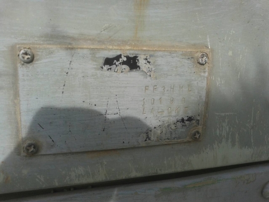 รถบรรทุก 6 ล้อ ยี่ห้อ HINO FF พื้นเรียบ