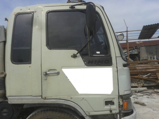 รถบรรทุก 6 ล้อ ยี่ห้อ HINO FF พื้นเรียบ