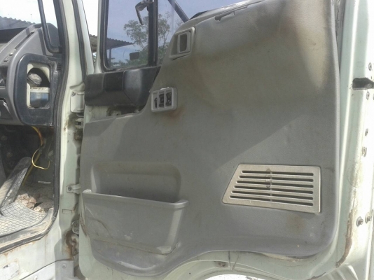 รถบรรทุก 6 ล้อ ยี่ห้อ HINO FF พื้นเรียบ