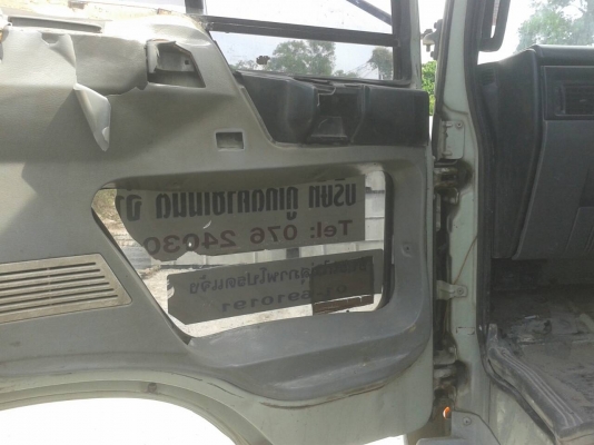 รถบรรทุก 6 ล้อ ยี่ห้อ HINO FF พื้นเรียบ