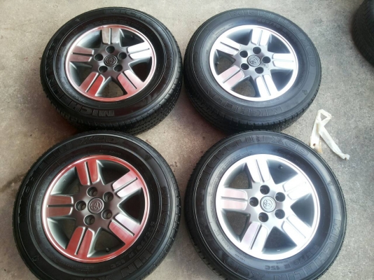 ล้อแม็คเดิม VIGO ขอบ 15 ไม่มียางนะครับ