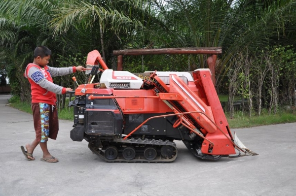 ขายรถเกี่ยว นวด MITSUBIHI MC502สวยเดิมจากญี่ปุ่น 35,000เท่านั้น