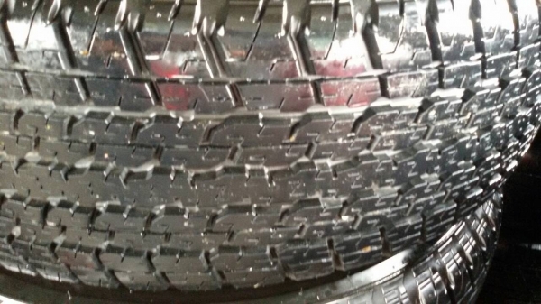 ขายล้อ isuzu ขอบ 17 พร้อมยางปี 14 ชุดล่ะ 15,800