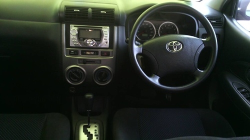 ต้องการขาย Toyota Avanza