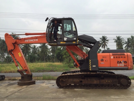 รถแบคโฮ HITACHI ZX240 รุ่นใหม่ล่าสุด รถนอกนำเข้า ฟูลออฟชั่น