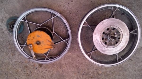 ขายล้อแม็กดาว Suzuki 18x1.85