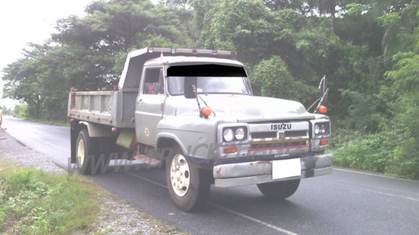 รถบรรทุกหน้ายาว   ISUZU  เครื่อง  6BD1   165 แรงม้า..สามารถดูสภาพรถและทดลองขับพร้อมต่อรองราคาได้อีกที่ศูนย์พักรถ truck2hand จังหวัดสระบุรี