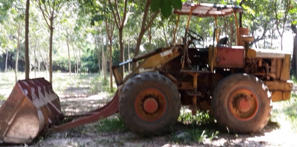 KOMATSU JH30 รถตักล้อยาง รถพร้อมทำงานได้เลยครับ เครื่องเดิมปั๊มเดิมสภาพเครื่องยนต์ดีมีเยิ้มบ้างนิดหน่อยครับแต่ทำงานได้ดีไม่มีปัญหาครับ ราคาต่อรองได้ครับ