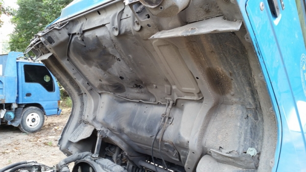 ขาย npr115  ช่วงล่างใหญ่ พื้นเรียบสวยๆแอร์เย็นพร้อมใช้งาน