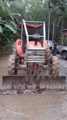 รถไถ  คูโบต้ารุ่น M704   2 เพลา  4,202  ชั่วโมง