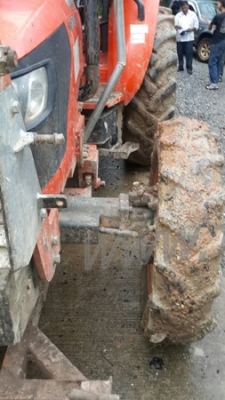 รถไถ  คูโบต้ารุ่น M704   2 เพลา  4,202  ชั่วโมง